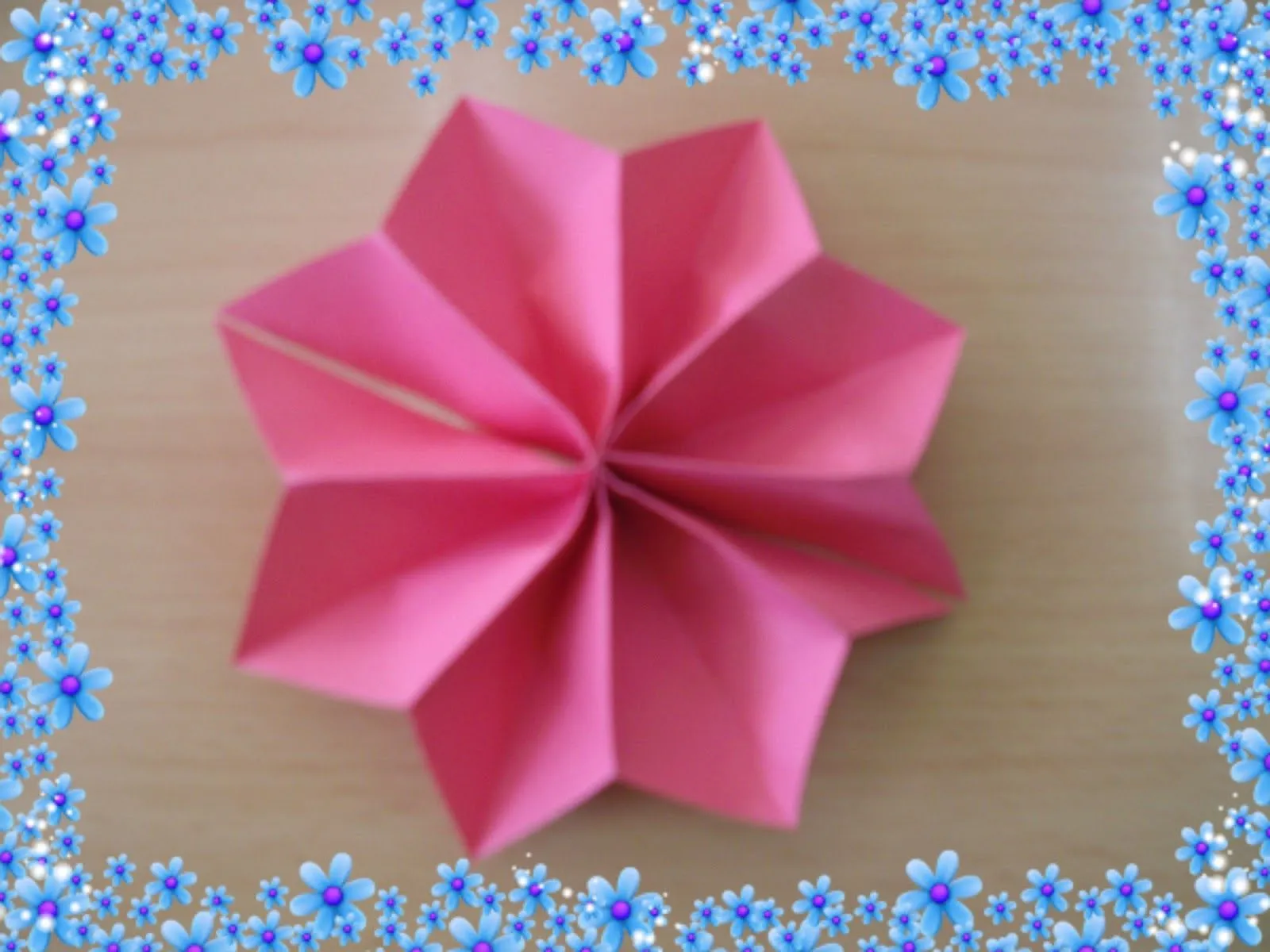 Crecer soñando: MANUALIDADES: FLORES DE PAPEL Crecer soñando: MANUALIDADES: FLORES DE PAPEL