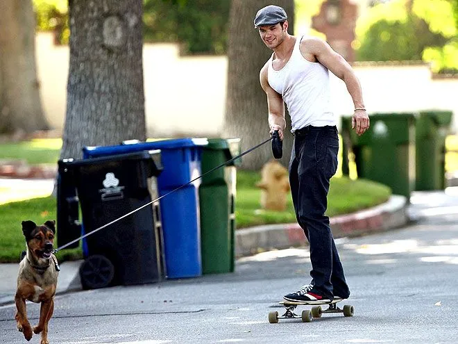 crepusculo: Kellan multifunción:Skate+paseo a Kola crepusculo: Kellan multifunción:Skate+paseo a Kola