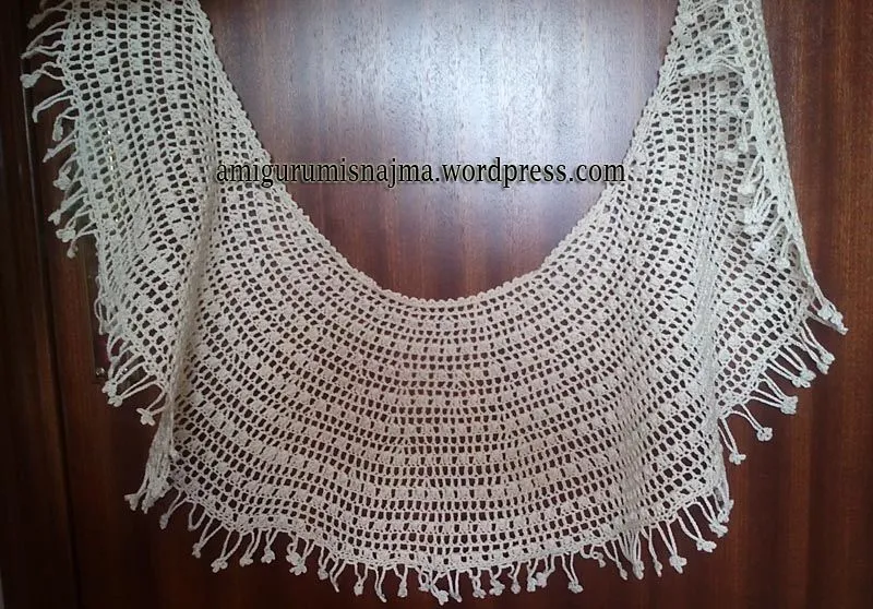 Crescent moon shalw | Labores de Najma