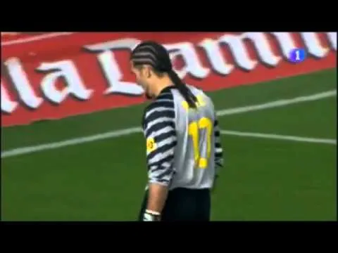 CRISTIANO RONALDO HUMILLA A MESSI - YouTube CRISTIANO RONALDO HUMILLA A MESSI - YouTube