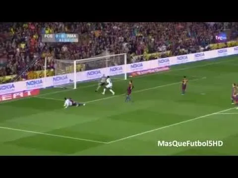 Cristiano ronaldo humillando al barcelona - YouTube