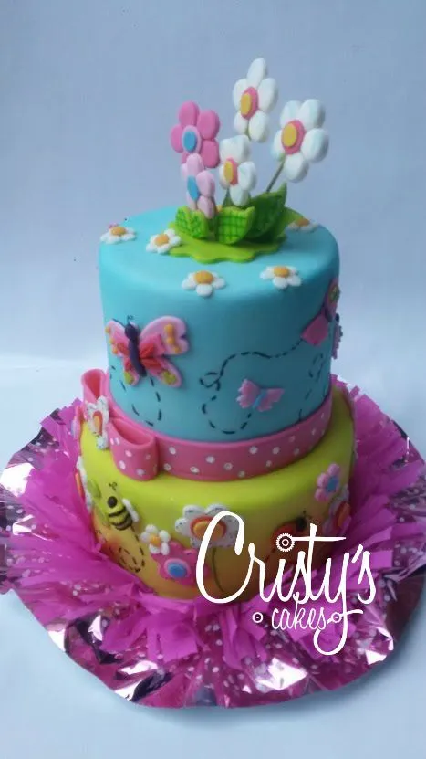 Cristy's Cakes: De flores, abejas, coquitos y mariposas Cristy's Cakes: De flores, abejas, coquitos y mariposas