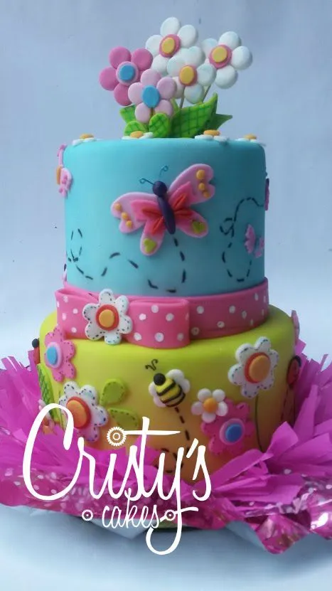 Cristy's Cakes: De flores, abejas, coquitos y mariposas Cristy's Cakes: De flores, abejas, coquitos y mariposas