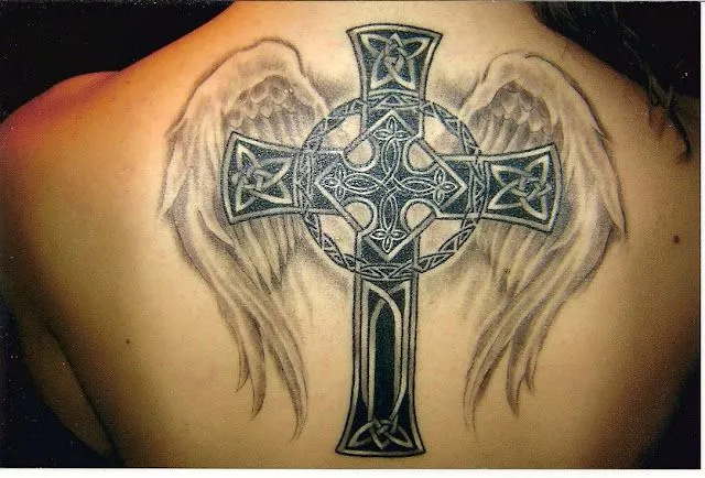 Cruz Con Alas Tatuaje