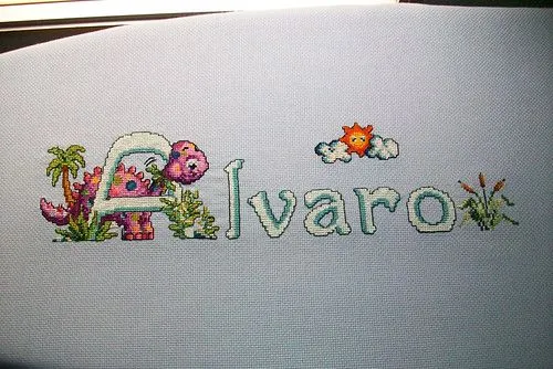 Cuadro bordado en punto de cruz con el nombre de Álvaro : Labores ... Cuadro bordado en punto de cruz con el nombre de Álvaro : Labores ...