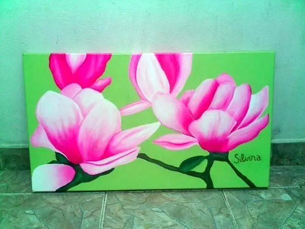 Cuadro con flores color rosa y blanco con fondo liso en color ...