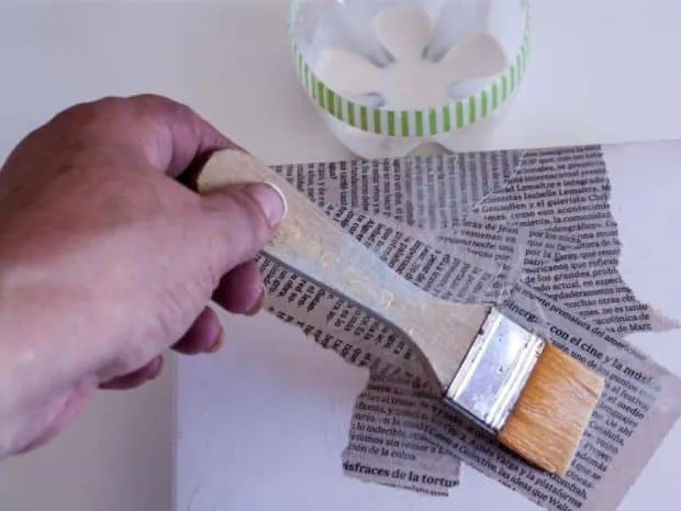 Cómo hacer un cuadro con una tapa de cartón