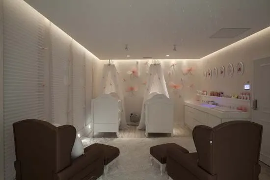 Este dormitorio para mellizas o gemelas recien nacidas, de colores ... Este dormitorio para mellizas o gemelas recien nacidas, de colores ...