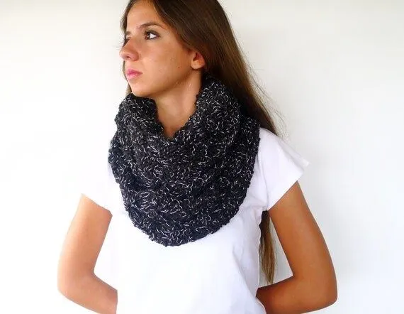 Cuello de punto hecho a mano. Bufanda negra. Bufandas por KEENbyAM Cuello de punto hecho a mano. Bufanda negra. Bufandas por KEENbyAM
