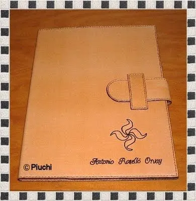 Cuereando: Portafolios y Llavero