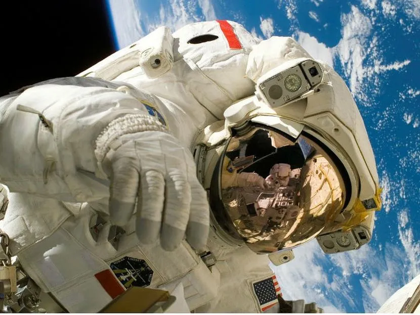 Cuánto cuesta hacer un traje de astronauta? | Dinero en Imagen Cuánto cuesta hacer un traje de astronauta? | Dinero en Imagen