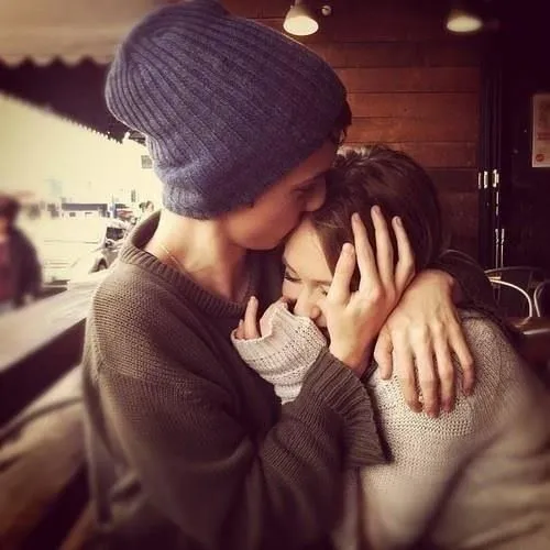 Cuestión de tiempo ღ∞ — Esos novios que dan besitos en la frente ... Cuestión de tiempo ღ∞ — Esos novios que dan besitos en la frente ...