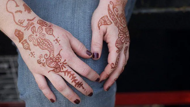 Cuidado con los tatuajes de henna