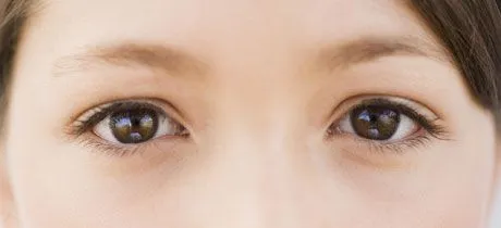 Cuidados de los ojos en verano con homeopatía