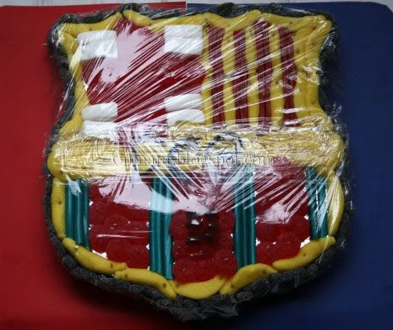 Cuinant: Tarta de chucherias Valencia y Barça Cuinant: Tarta de chucherias Valencia y Barça