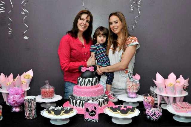 Cumpleaños Asunción con Minnie Zebra Print!