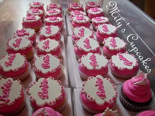 Mily's Cupcakes: Cumple tematico de Barbie para ABRIL!!