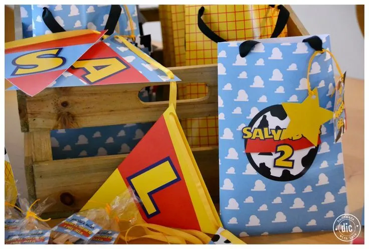 Cumpleaños Toy Story. Bolsas de papel personalizadas, souvenirs ...