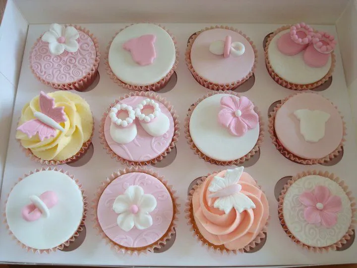 Cupcakes de bautizo niña - Imagui