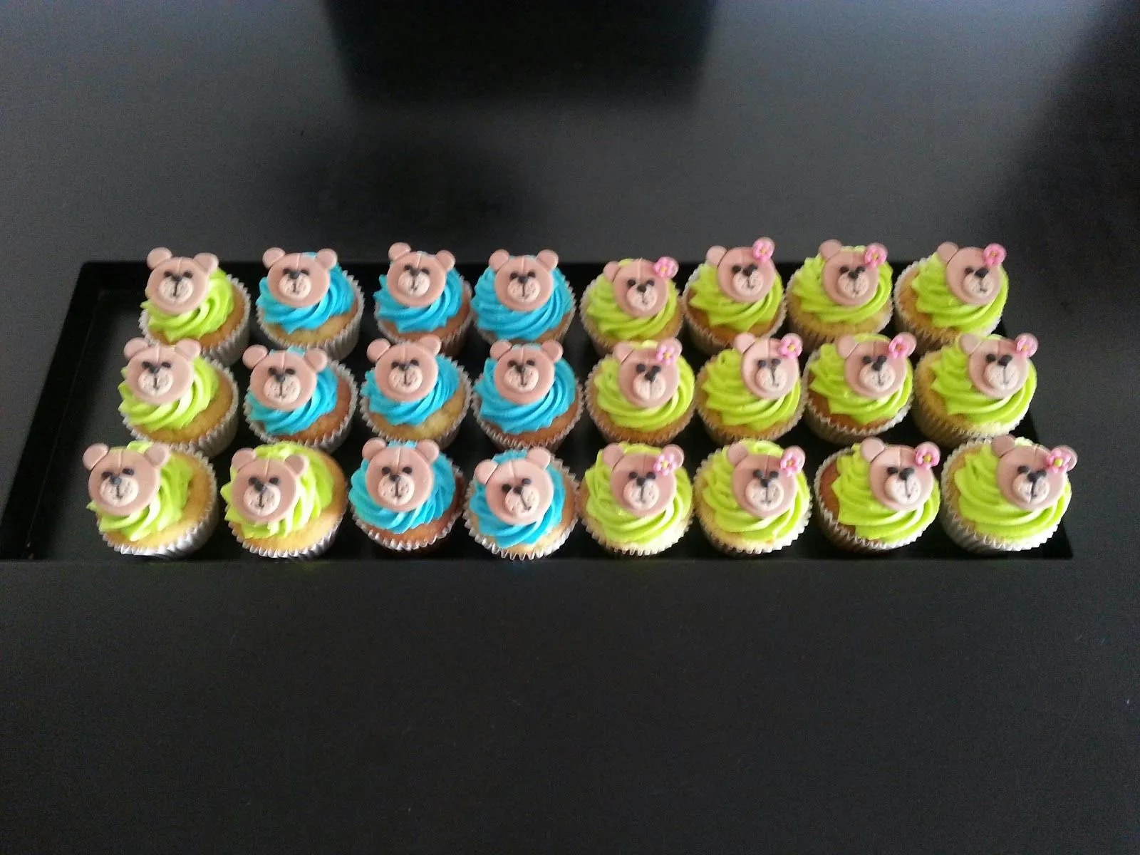 Cupcakes con caritas de oso cupcakes en Bogotá | TORTAS Y CUPCAKES ... Cupcakes con caritas de oso cupcakes en Bogotá | TORTAS Y CUPCAKES ...