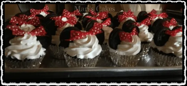 Cupcakes de Chocolate en forma de Minnie Mouse | Mari's Cakes Cupcakes de Chocolate en forma de Minnie Mouse | Mari's Cakes