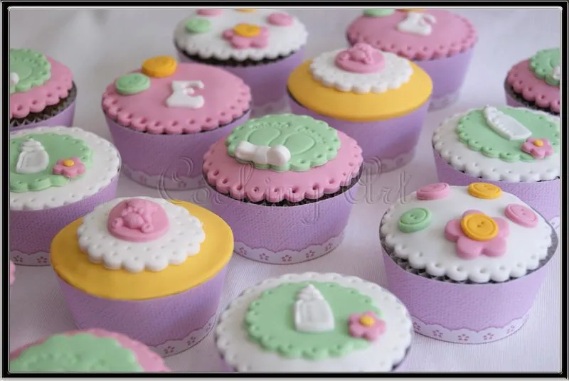 CUPCAKES DE COLORES PARA BAUTIZO | Tartas Fondant Zaragoza ...