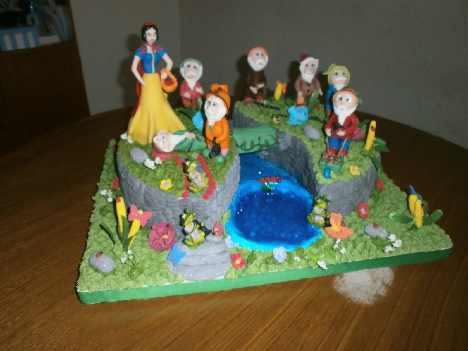 MIS CUPCAKES: TORTA BLANCANIEVES Y LOS 7 ENANITOS