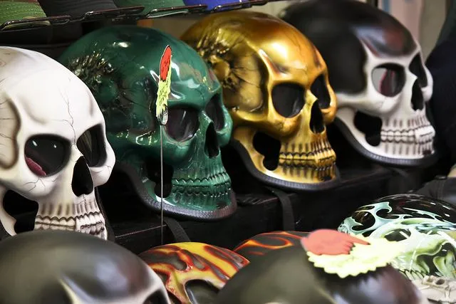 Curiosidades 2: ¿Cascos de calavera? | korea para todos Curiosidades 2: ¿Cascos de calavera? | korea para todos