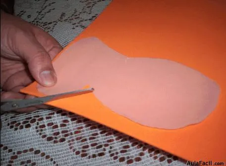 Curso gratis de Figuras de Foami - Hacer el cuerpo del Tigger ...
