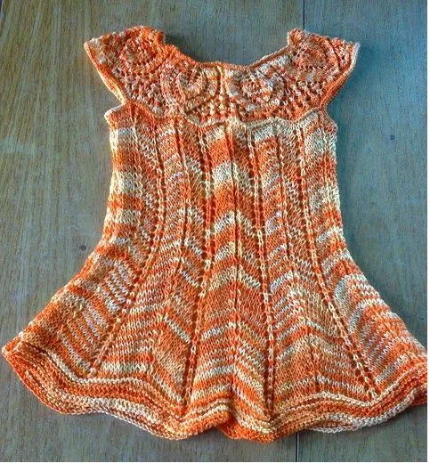 Curso de tejido a mano: Vestido para niña con gran fantasía en dos ...