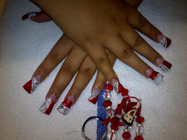 Uñas de acrilico con pedreria estilo sinaloa - Imagui Uñas de acrilico con pedreria estilo sinaloa - Imagui