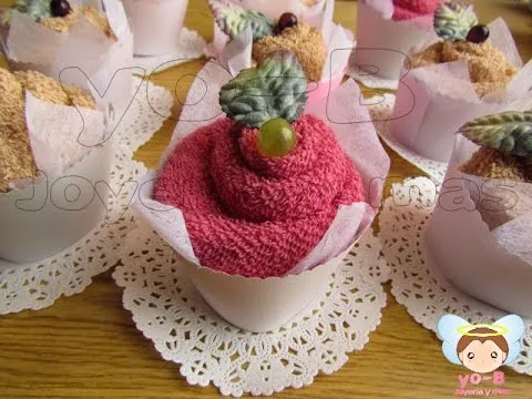 Cute Towel Cupcakes/ Cupcakes de toalla - YouTube Cute Towel Cupcakes/ Cupcakes de toalla - YouTube
