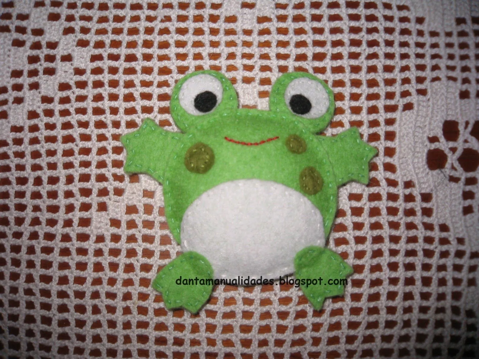 Danta Manualidades: Broche Rana