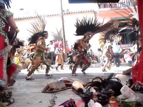 DANZANTES AZTECAS DANZA VENADO - YouTube