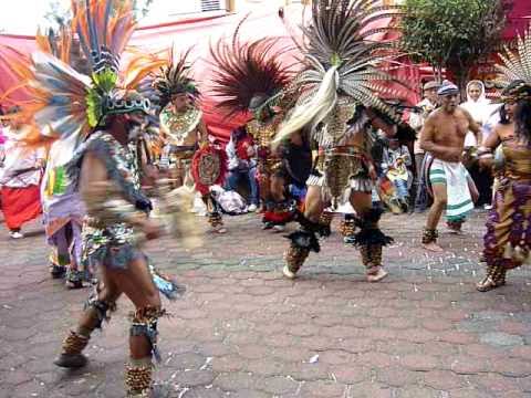 DANZANTES AZTECAS SAN JUANITA 2011 - YouTube