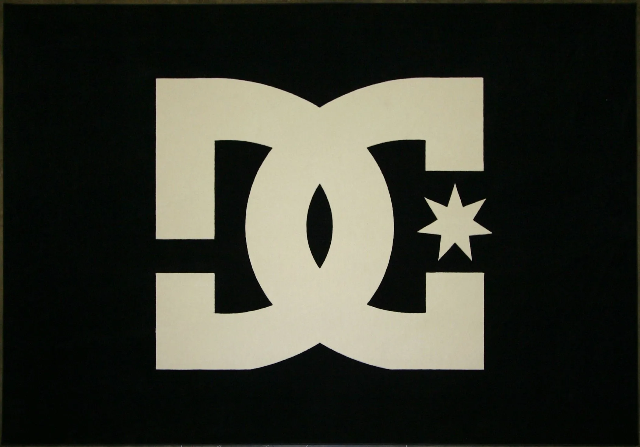 Dc Shoes Logo