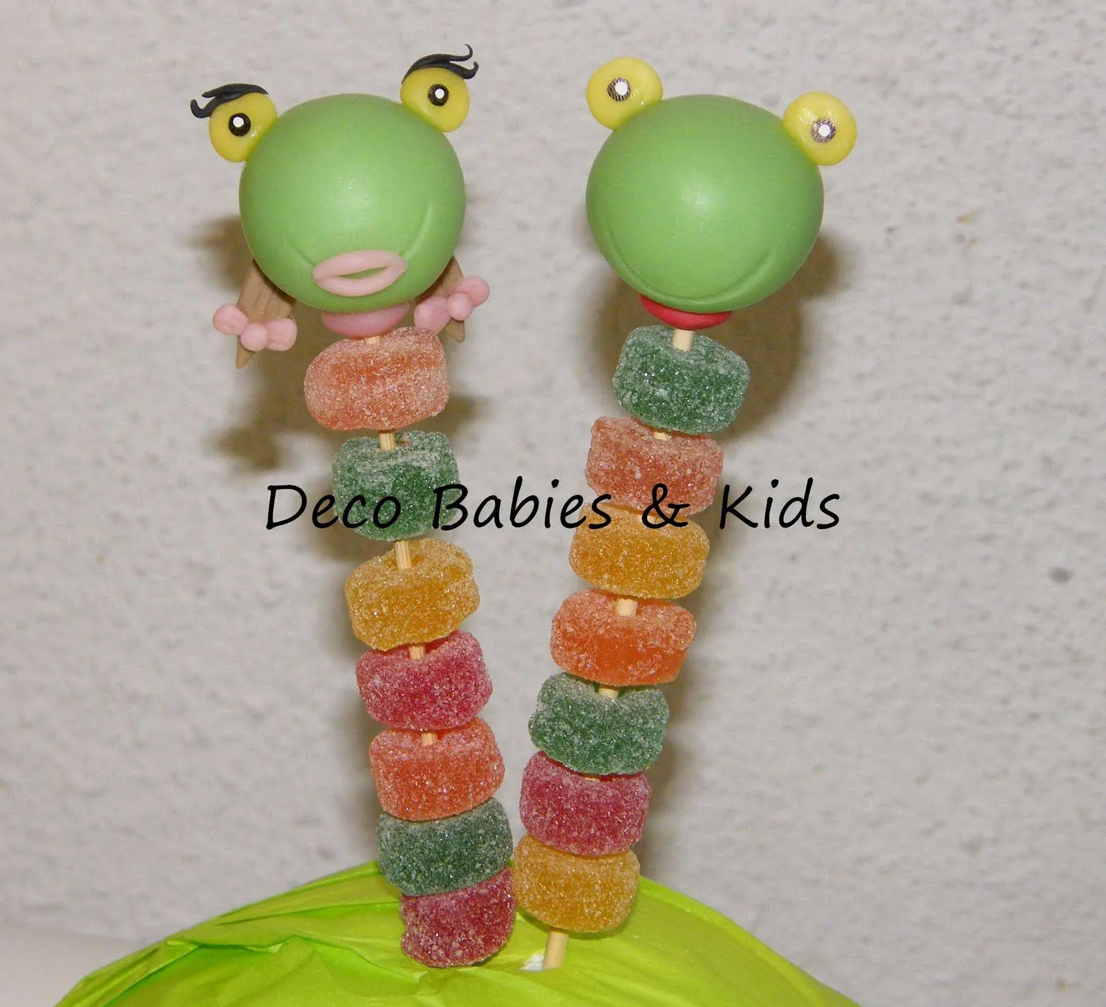Deco Babies & Kids: Brochette con Gomitas Sapo Pepe y Pepa Deco Babies & Kids: Brochette con Gomitas Sapo Pepe y Pepa