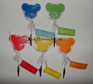 Deco Babies &amp; Kids: Imán silueta Mickey en colores con broche metálico