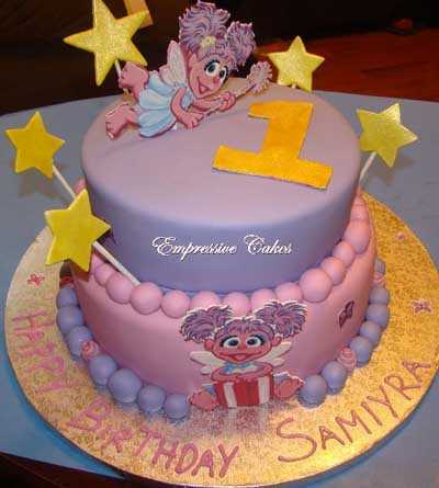 Decoración del primer año del bebé con los personajes de Plaza ...