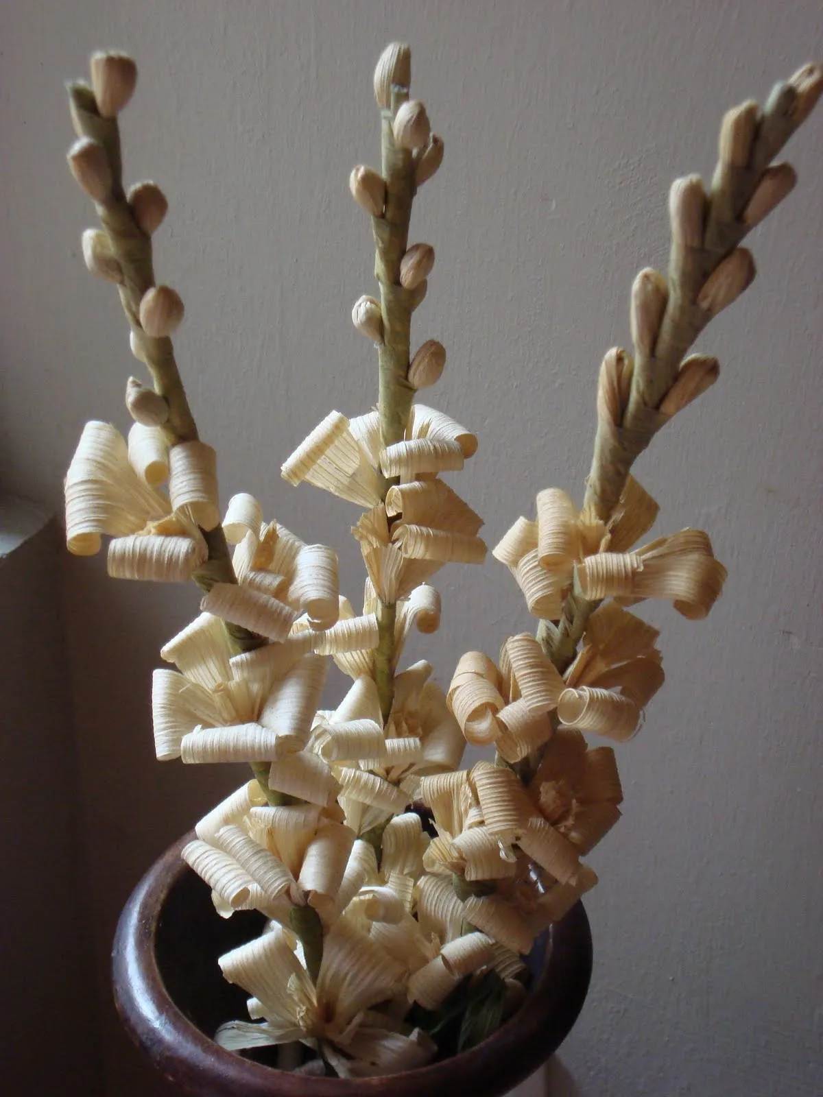 DECORACION ARTESANAL: FLORES HOJA DE MAIZ