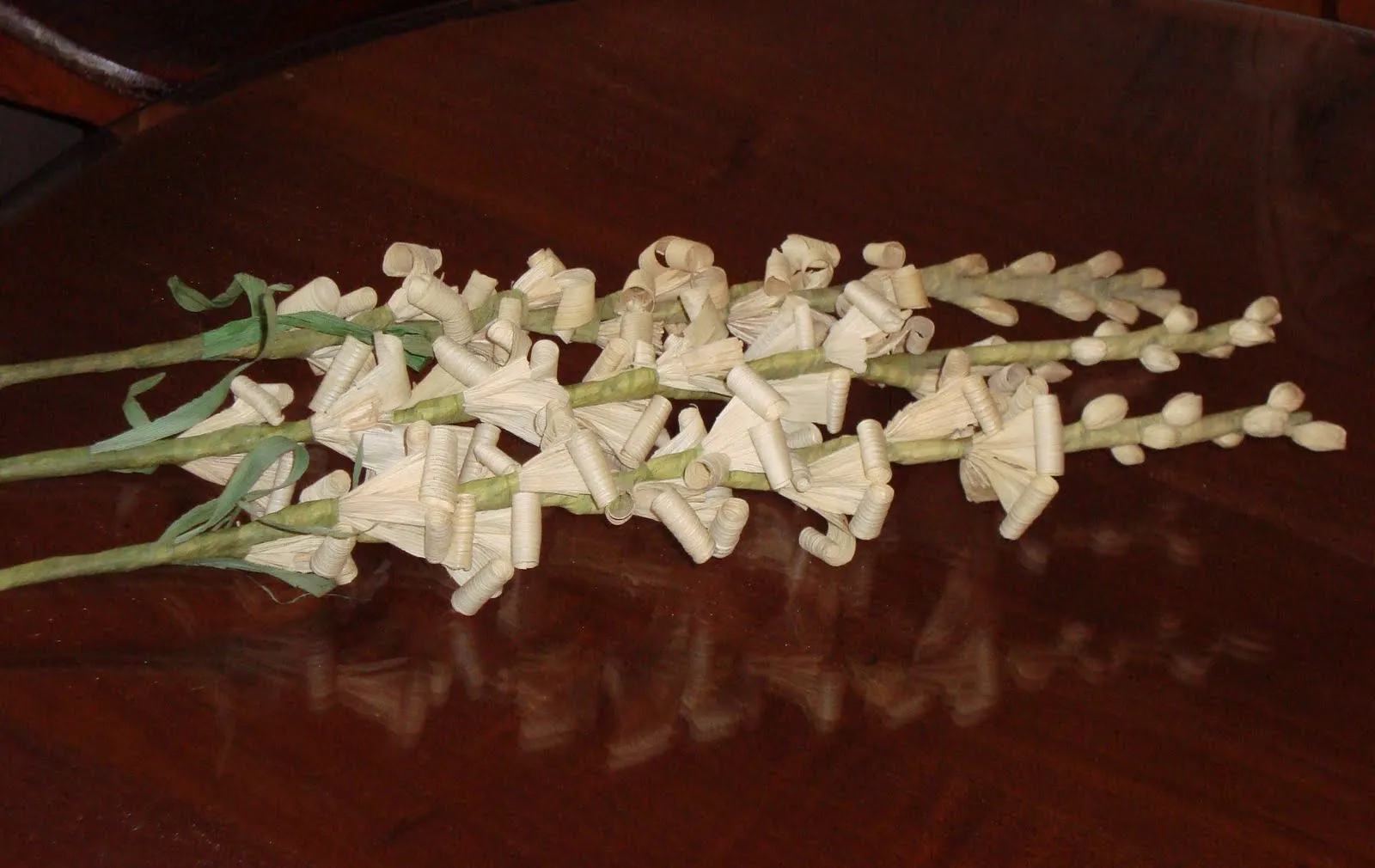 DECORACION ARTESANAL: FLORES HOJA DE MAIZ