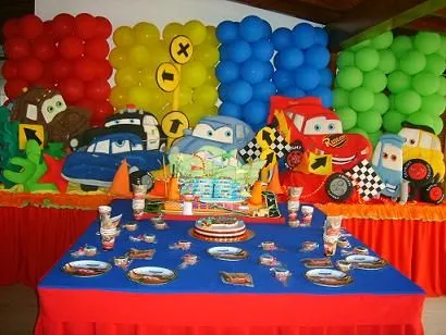 Decoración de fiesta infantil con motivo de cars - Imagui