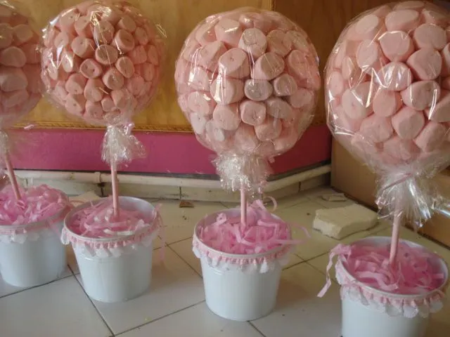 Decoración de Centros de Mesa con Bombones | Manualidades | Pinterest