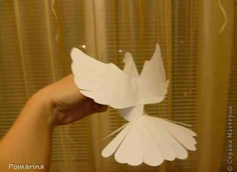 Decoración para primera comunión con palomas de papel - Decoración de interiores | Opendeco Decoración para primera comunión con palomas de papel - Decoración de interiores | Opendeco