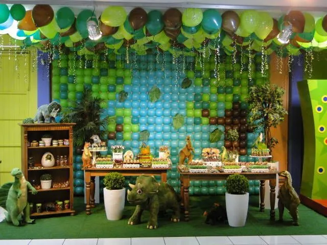 Decoración para cumpleaños con motivos de Jurassic Park