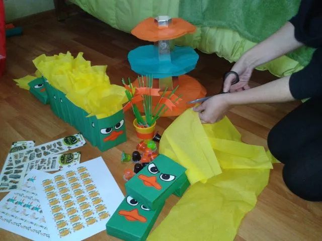 Decoración para cumpleaños de phineas y ferb - Imagui