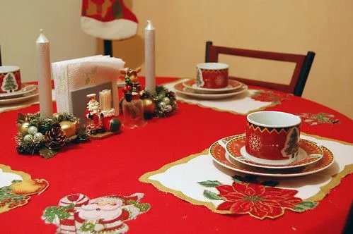 Decoración de la mesa en navidad.