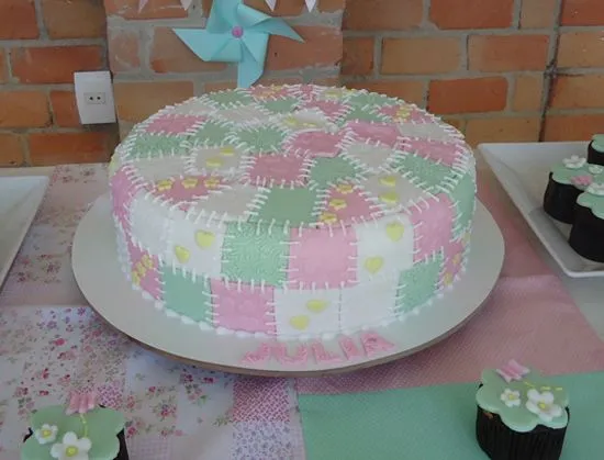 Decoración de Fiesta de Cumpleaños en el Jardín con Colores Pastel ...