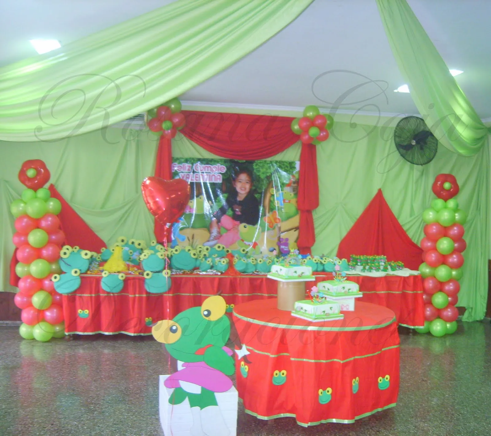 Decoración de fiestas: Circulo del Ejército: Sapo PEPE