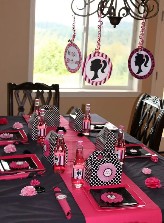 Decoración de fiestas infantiles con globos de barbie - Imagui